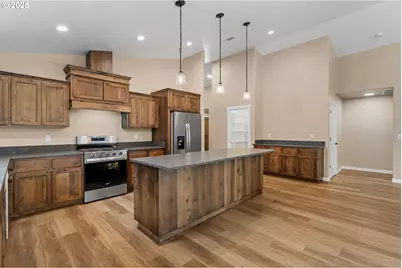 1025 River Mist Ln, Grants Pass, OR 97527 - Photo 4