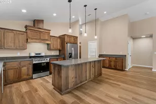 1025 River Mist Ln, Grants Pass, OR 97527 - Photo 4