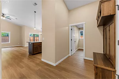 1025 River Mist Ln, Grants Pass, OR 97527 - Photo 10