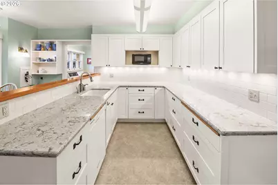 999 Ridge Dr, Astoria, OR 97103 - Photo 4