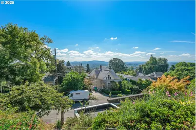 4219 SW Condor Ave, Portland, OR 97239 - Photo 2