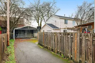 8704 SE Rhone St, Portland, OR 97266 - Photo 24