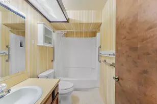 9420 SW Brentwood Pl, Portland, OR 97224 - Photo 20