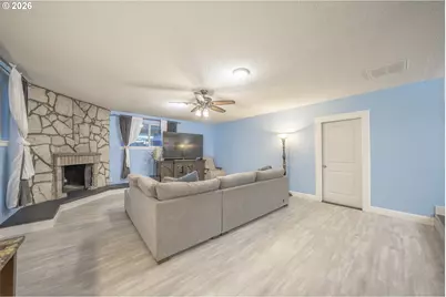 821 Johnson St, Woodburn, OR 97071 - Photo 20