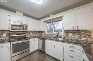 821 Johnson St, Woodburn, OR 97071 - Photo 16