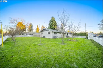 821 Johnson St, Woodburn, OR 97071 - Photo 36