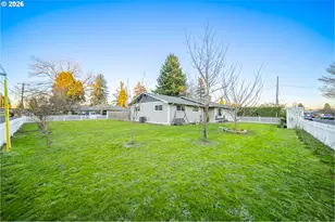 821 Johnson St, Woodburn, OR 97071 - Photo 36