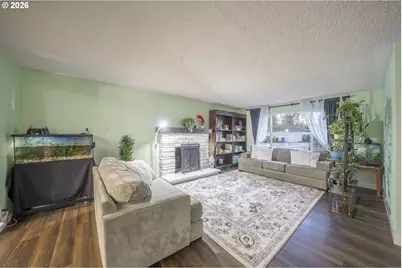 821 Johnson St, Woodburn, OR 97071 - Photo 8