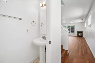 12631 SE Division St #B, Portland, OR 97236 - Photo 14