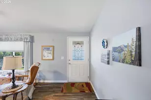 411 Currie Ln, Grants Pass, OR 97526 - Photo 6
