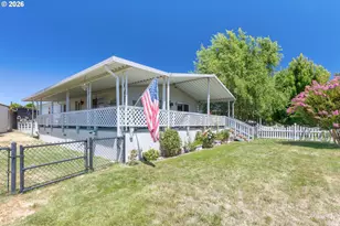 411 Currie Ln, Grants Pass, OR 97526 - Photo 24