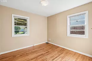 9306 SE Salmon St, Portland, OR 97216 - Photo 14