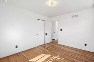 9306 SE Salmon St, Portland, OR 97216 - Photo 16