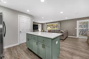 1401 Pauli Dr, Kelso, WA 98626 - Photo 12