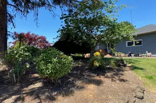 8017 Old Hwy 99, Roseburg, OR 97470 - Photo 12