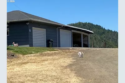 8017 Old Highway 99, Roseburg, OR 97470 - Photo 10