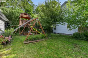 512 W D St, Springfield, OR 97477 - Photo 34