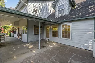 512 W D St, Springfield, OR 97477 - Photo 6