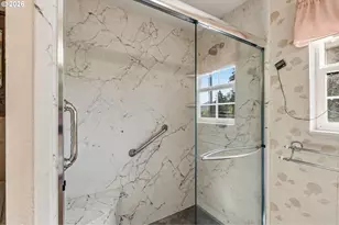 512 W D St, Springfield, OR 97477 - Photo 28