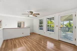 512 W D St, Springfield, OR 97477 - Photo 16