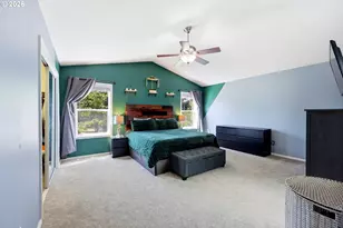 554 SW 12th Cir, Troutdale, OR 97060 - Photo 16