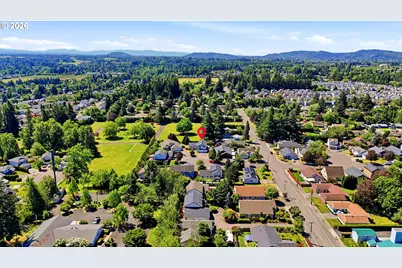 554 SW 12th Cir, Troutdale, OR 97060 - Photo 32