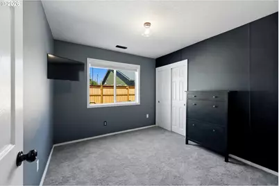 554 SW 12th Cir, Troutdale, OR 97060 - Photo 14