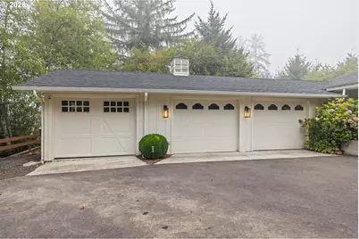 83447 Spruce Ln, Florence, OR 97439 - Photo 4