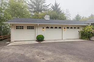 83447 Spruce Ln, Florence, OR 97439 - Photo 4
