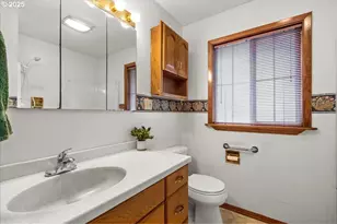 456 NW Dennis Ave, Hillsboro, OR 97124 - Photo 22