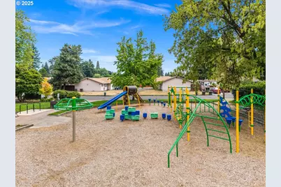 456 NW Dennis Ave, Hillsboro, OR 97124 - Photo 38