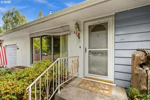 456 NW Dennis Ave, Hillsboro, OR 97124 - Photo 2