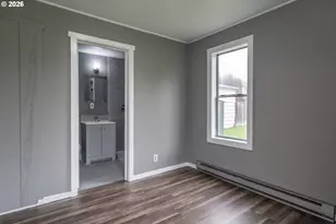 1047 NE Walnut St, Roseburg, OR 97470 - Photo 16