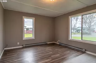 1047 NE Walnut St, Roseburg, OR 97470 - Photo 14