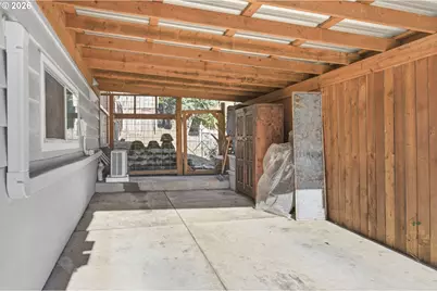 275 E 39th Ave, Eugene, OR 97405 - Photo 44