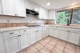 4246 Spring Rock Cir, West Linn, OR 97068 - Photo 2
