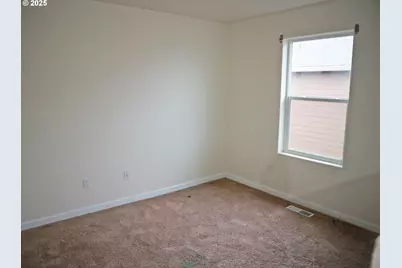 1421 W 15th Ave, La Center, WA 98629 - Photo 6