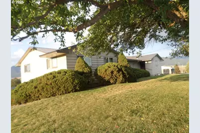 307 Wagner St, Enterprise, OR 97828 - Photo 4