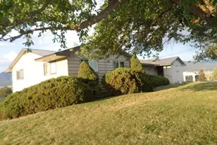 307 Wagner St, Enterprise, OR 97828 - Photo 4