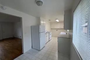 210 Sunnyside Dr, Eugene, OR 97404 - Photo 4
