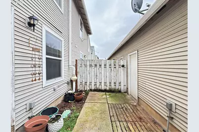 14134 E Burnside St #3, Portland, OR 97233 - Photo 26