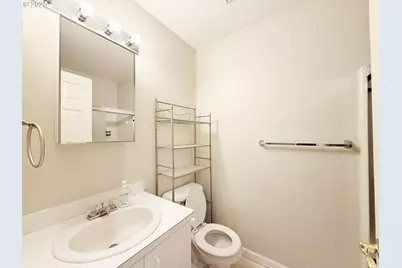 14134 E Burnside St #3, Portland, OR 97233 - Photo 12