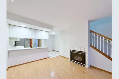 14134 E Burnside St #3, Portland, OR 97233 - Photo 4