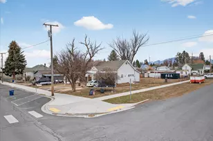 295 E St, North Powder, OR 97867 - Photo 4