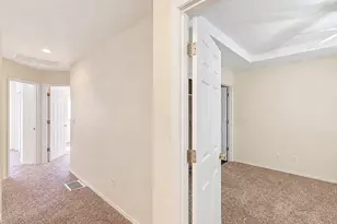 6564 NW Wenmarie Dr, Portland, OR 97229 - Photo 20