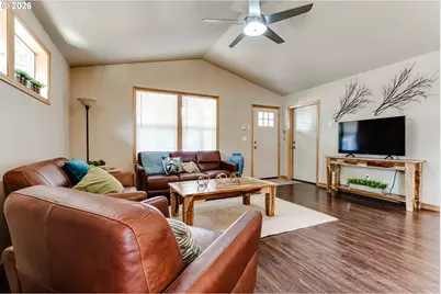 1529 Charnelton Aly, Eugene, OR 97401 - Photo 8