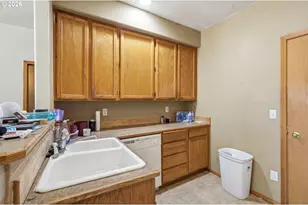 4135 Forsythia St, Springfield, OR 97478 - Photo 28