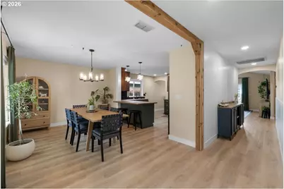 127 SW Vicki Ln, Grants Pass, OR 97526 - Photo 4