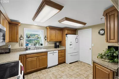 10025 NE Ward Rd, Brush Prairie, WA 98606 - Photo 8