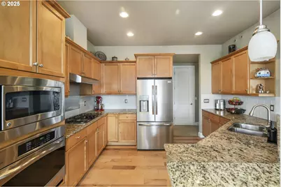 707 N Hayden Island Dr #413, Portland, OR 97217 - Photo 16